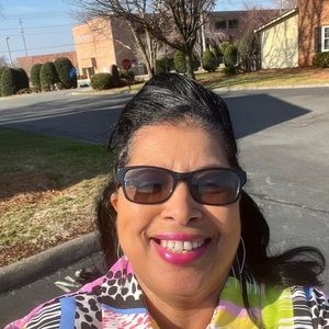 Meet your Posher, Carla